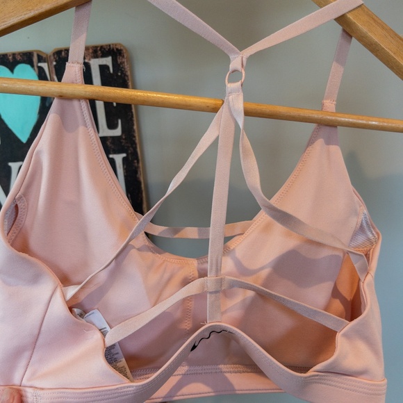 Light Pink Nike Sports Bra M A004 - Picture 3 of 8